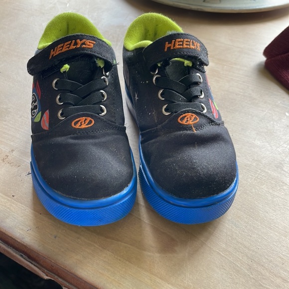 Size 13Y heeley sneakers - Picture 2 of 2
